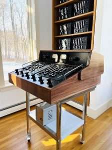 MixingBoard_BlackKnobs1